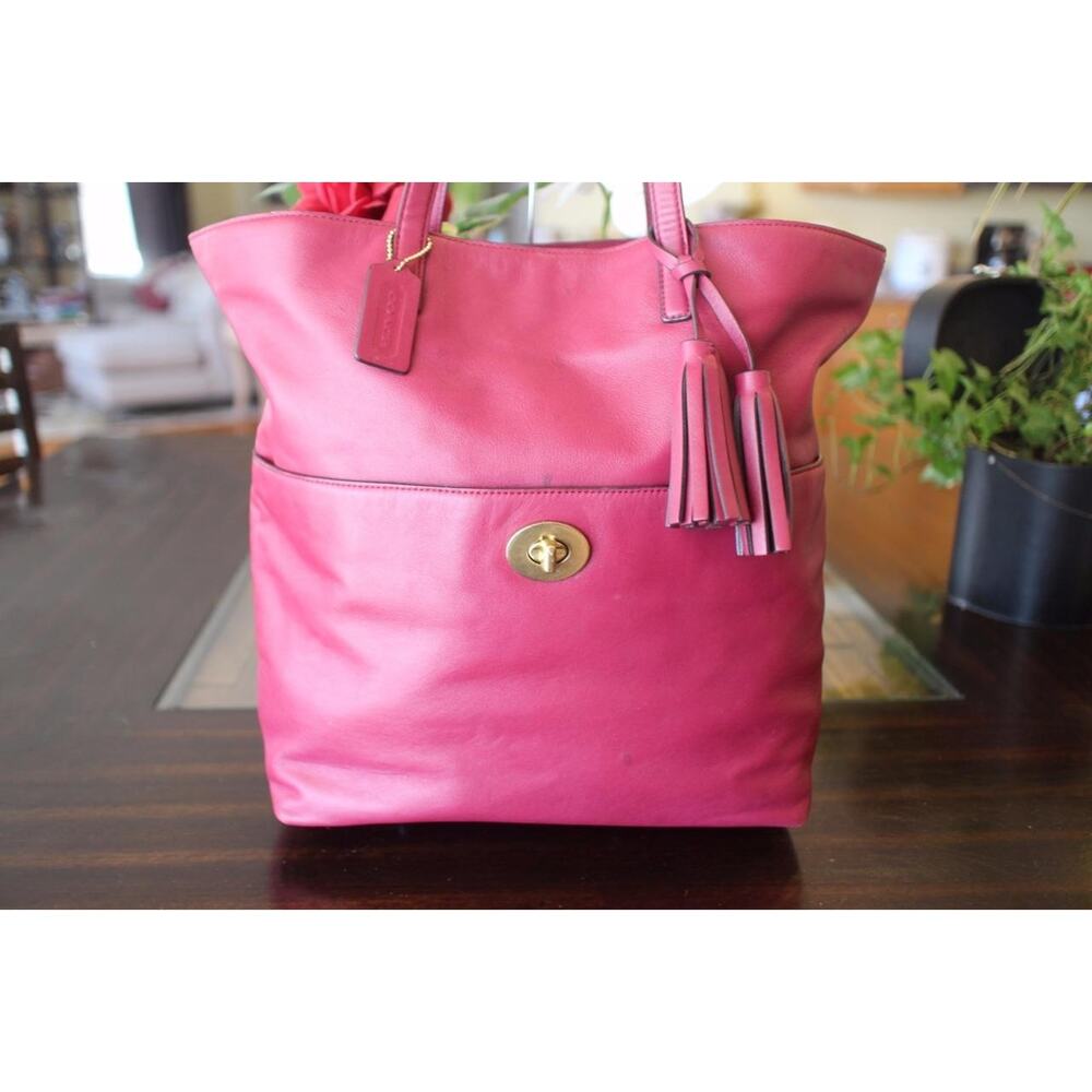 COACH Legacy Leather Large Turnlock Tote in Brass Deep Port 26461 (pu30000 - Picture 2 of 7